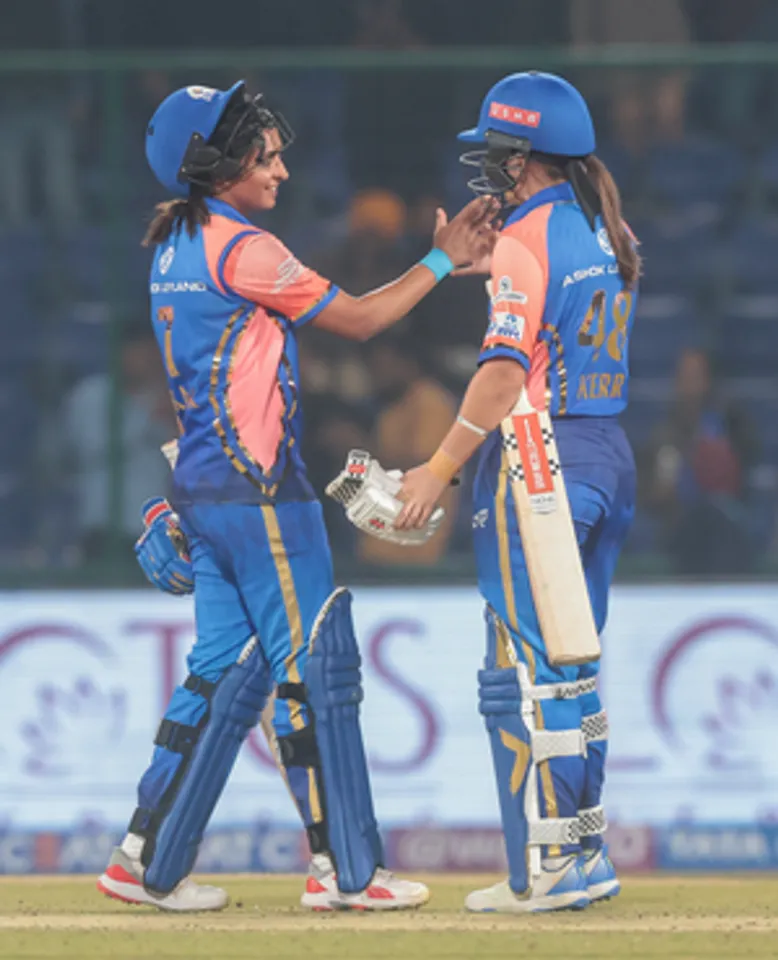 hindi-wpl-2024-harmanpreet-unbeaten-95-help-mumbai-indian-beat-gg-eal-playoff-pot--20240309235410-20
