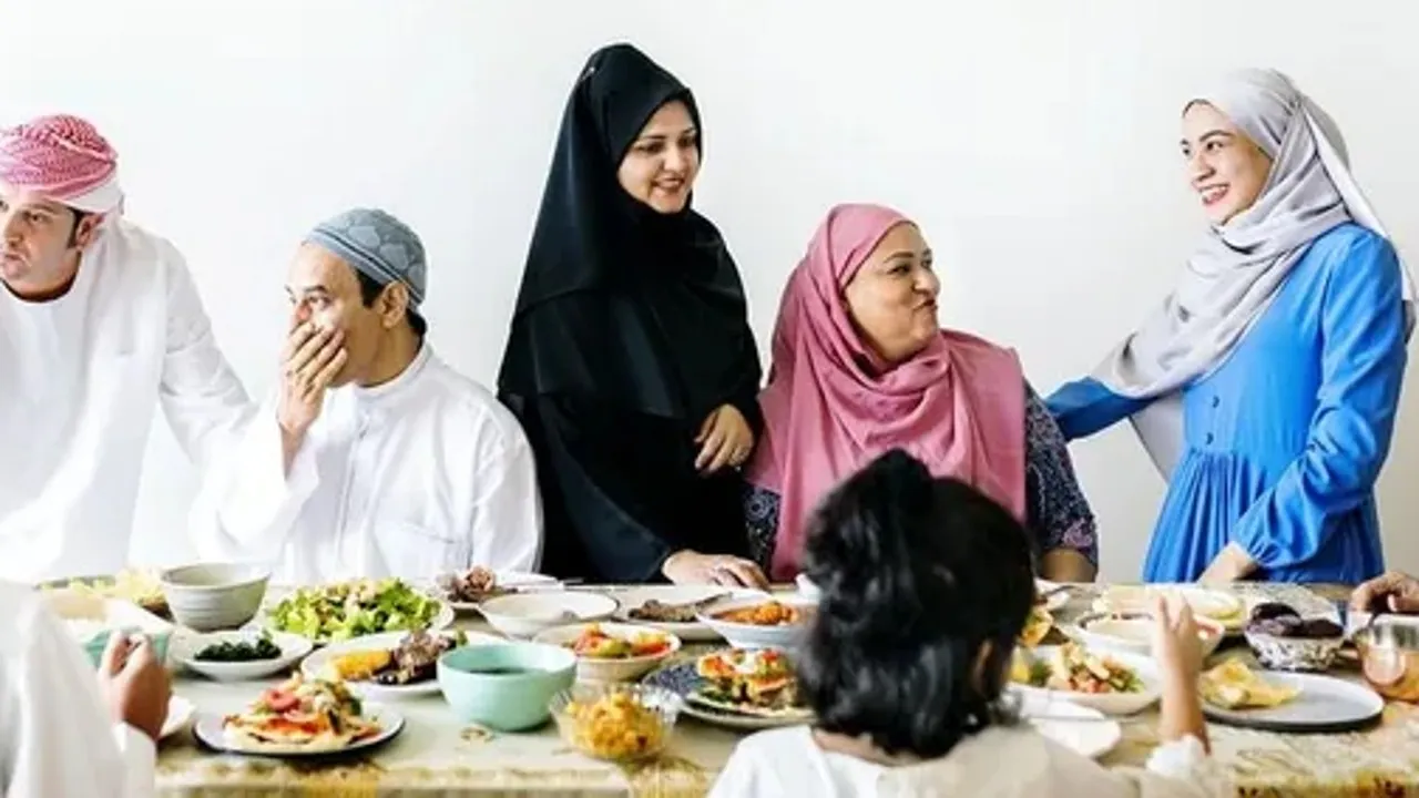 Ramadan 2024: रोजे के दौरान शरीर को हाइड्रेट रखने के तरीके