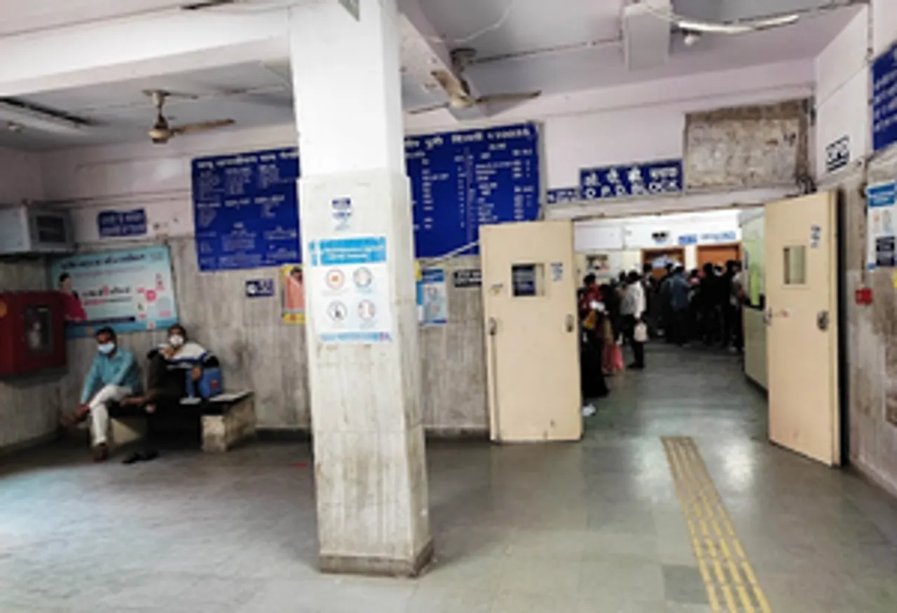 hindi-tippler-thrahe-three-doctor-during-medical-examination-in-delhi-emergency-ervice-dirupted-for-