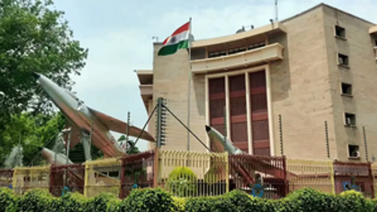 hindi-fire-reported-at-delhi-vayu-ena-bhawan--20240421185405-20240421214920
