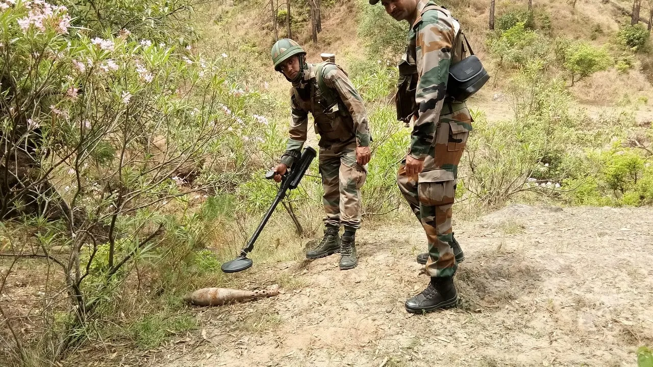 Bomb found in West Bengal