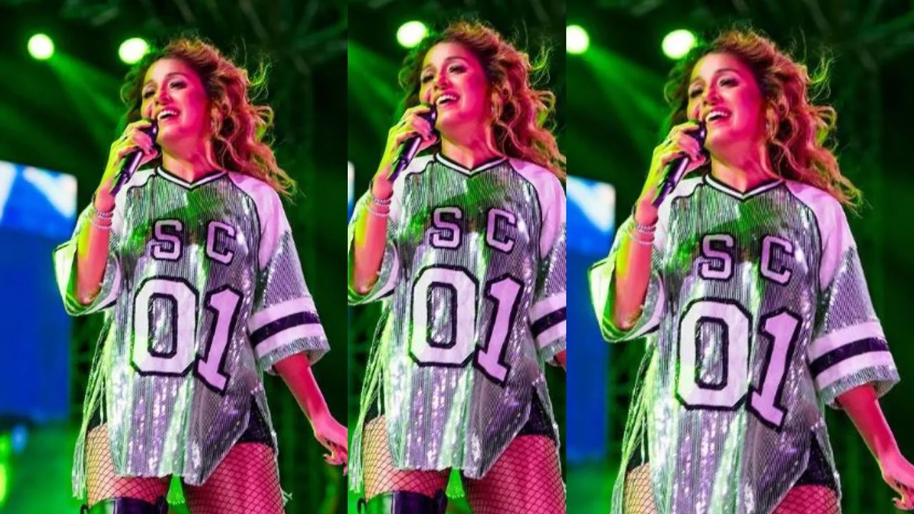 Fan threw a bottle at Sunidhi Chauhan