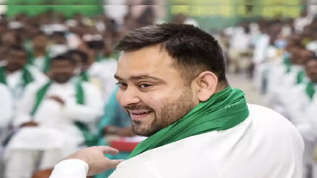 tejashwi smiling pic