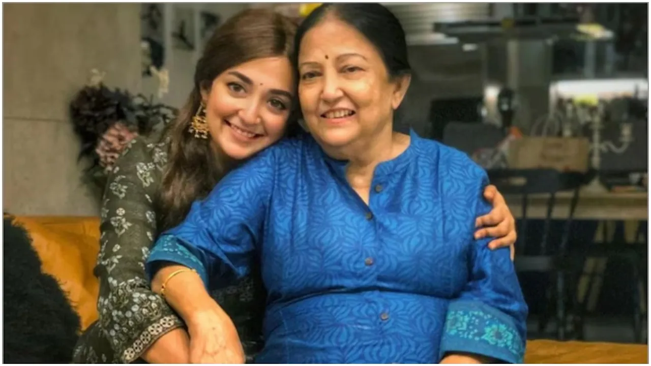 Monali Thakur Mother Death