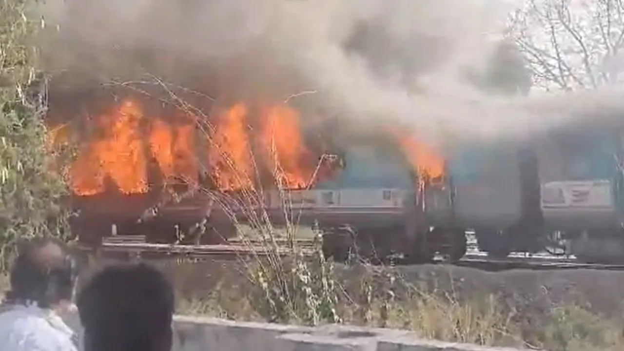Taj Express caught in fire