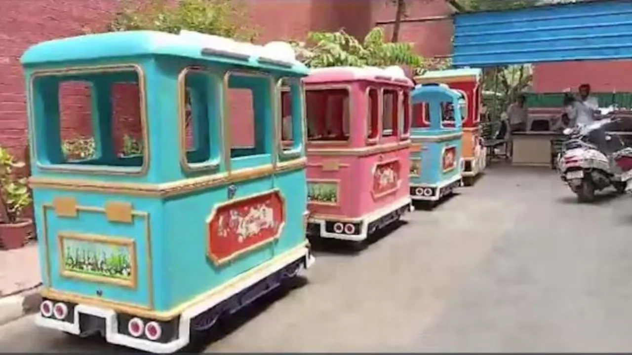 TOY TRAIN