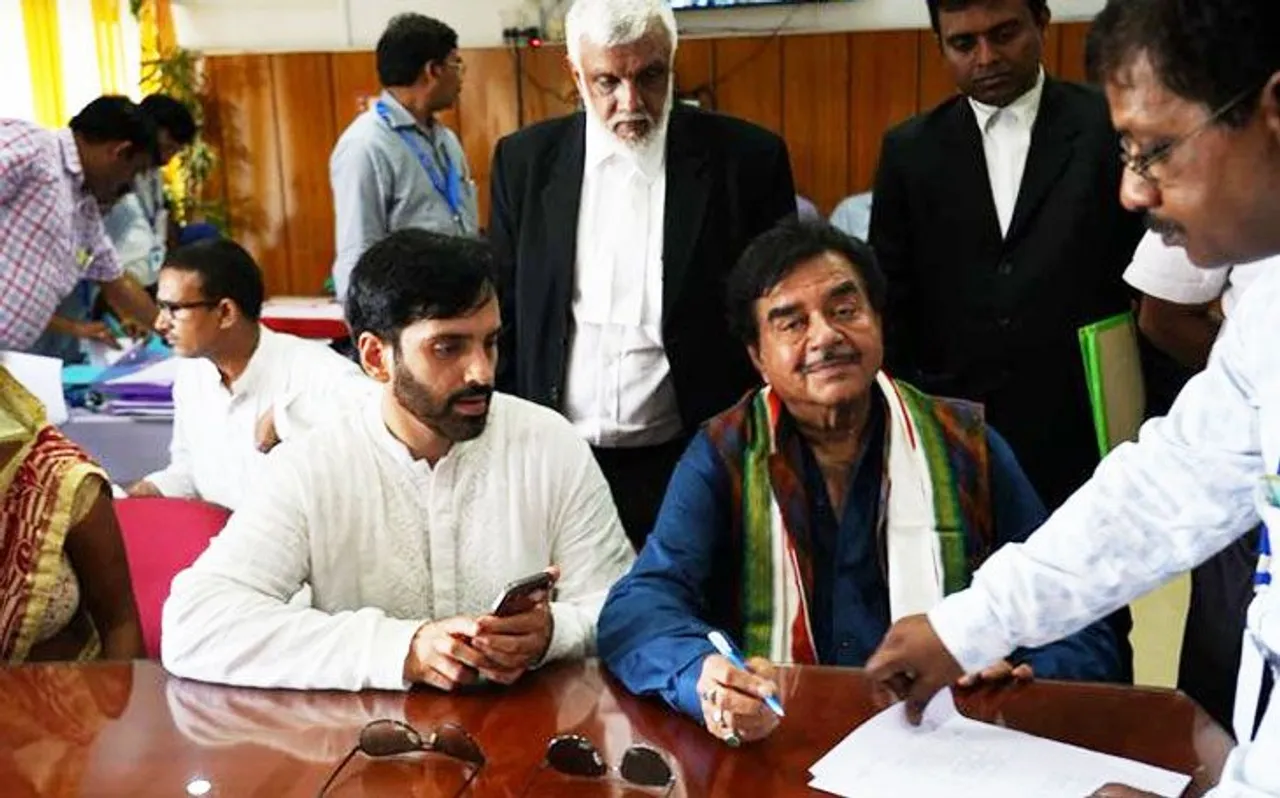 पटना साहिब से कांग्रेस प्रत्याशी शत्रुघ्न सिन्हा ने नामांकन दाखिल किया