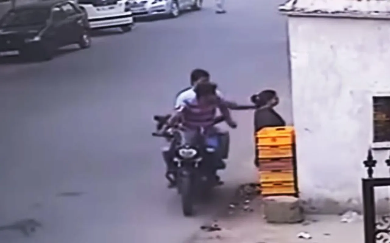 चेन खींच कर भाग रहे बादमाश को लोगों ने मारा सरिया, मौत