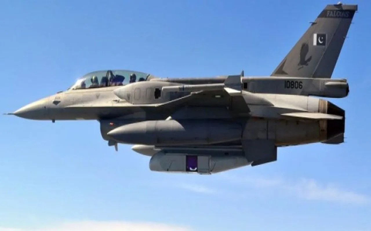 पाकिस्तान के 4 F-16 विमानों को भारतीय सीमा में भेजा, सुखोई और मिराज ने खदेड़ा