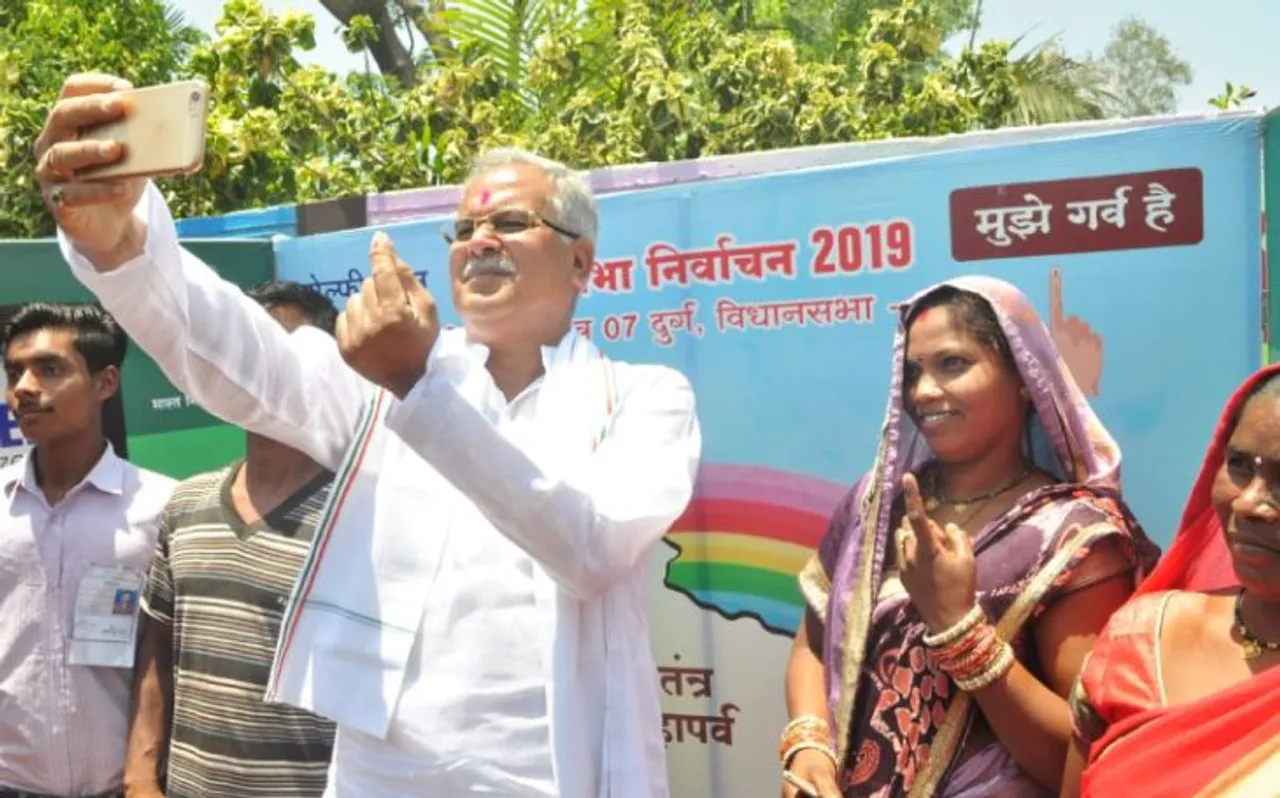 MP_CG News 23 April 2019: सीएम भूपेश ने डाला वोट, मतदाताओं संग ली सेल्फी