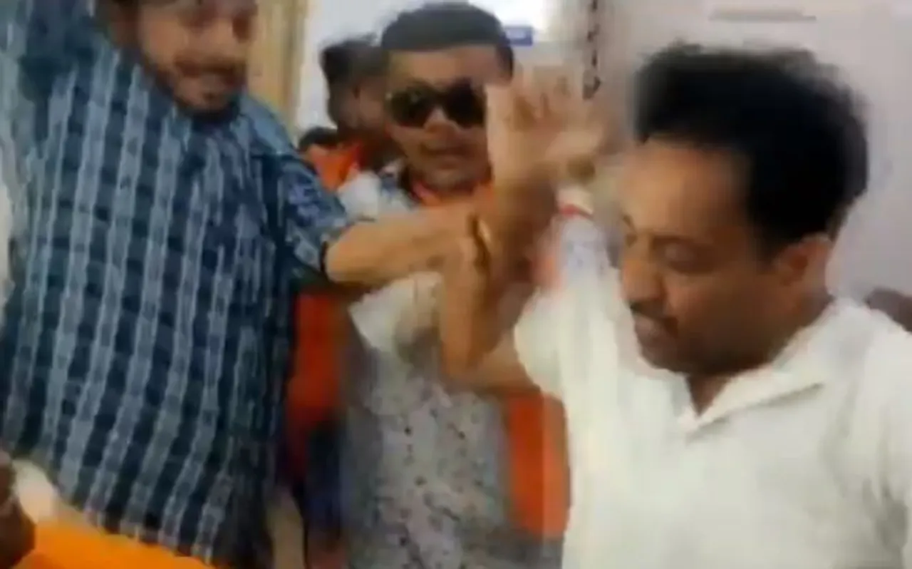 Video: साध्वी के रोड शो में NCP के कार्यकर्ता ने दिखाया काला झंडा, BJP कार्यकर्ताओं ने पीटा