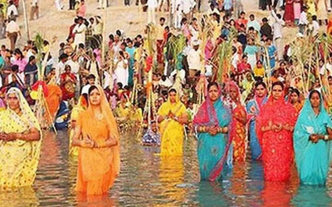 बिहार : 'नहाय-खाय' के साथ चैती छठ शुरू, गंगा तट पर उमड़ा आस्था का सैलाब