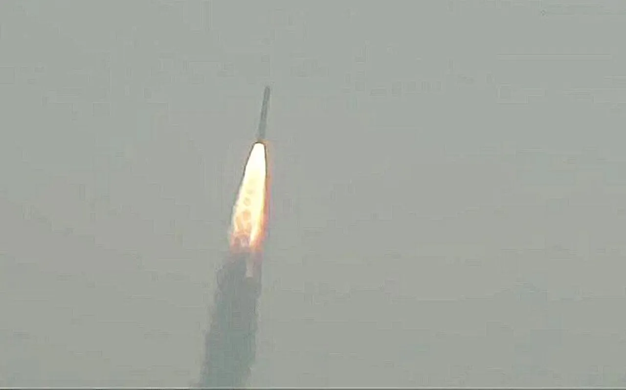 अंतरिक्ष में भारत का एक और बड़ा कदम, ISRO ने EMISAT को किया लॉन्च, दुश्मन की रडार पर रखेगी नजर