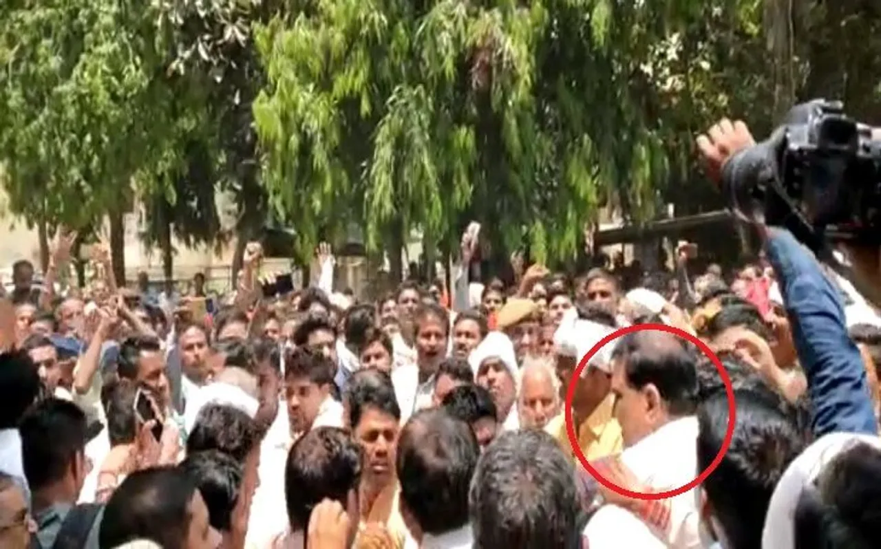 हमीरपुर हत्याकांड: बीजेपी के बाहुबली विधायक अशोक चंदेल ने कोर्ट में किया सरेंडर