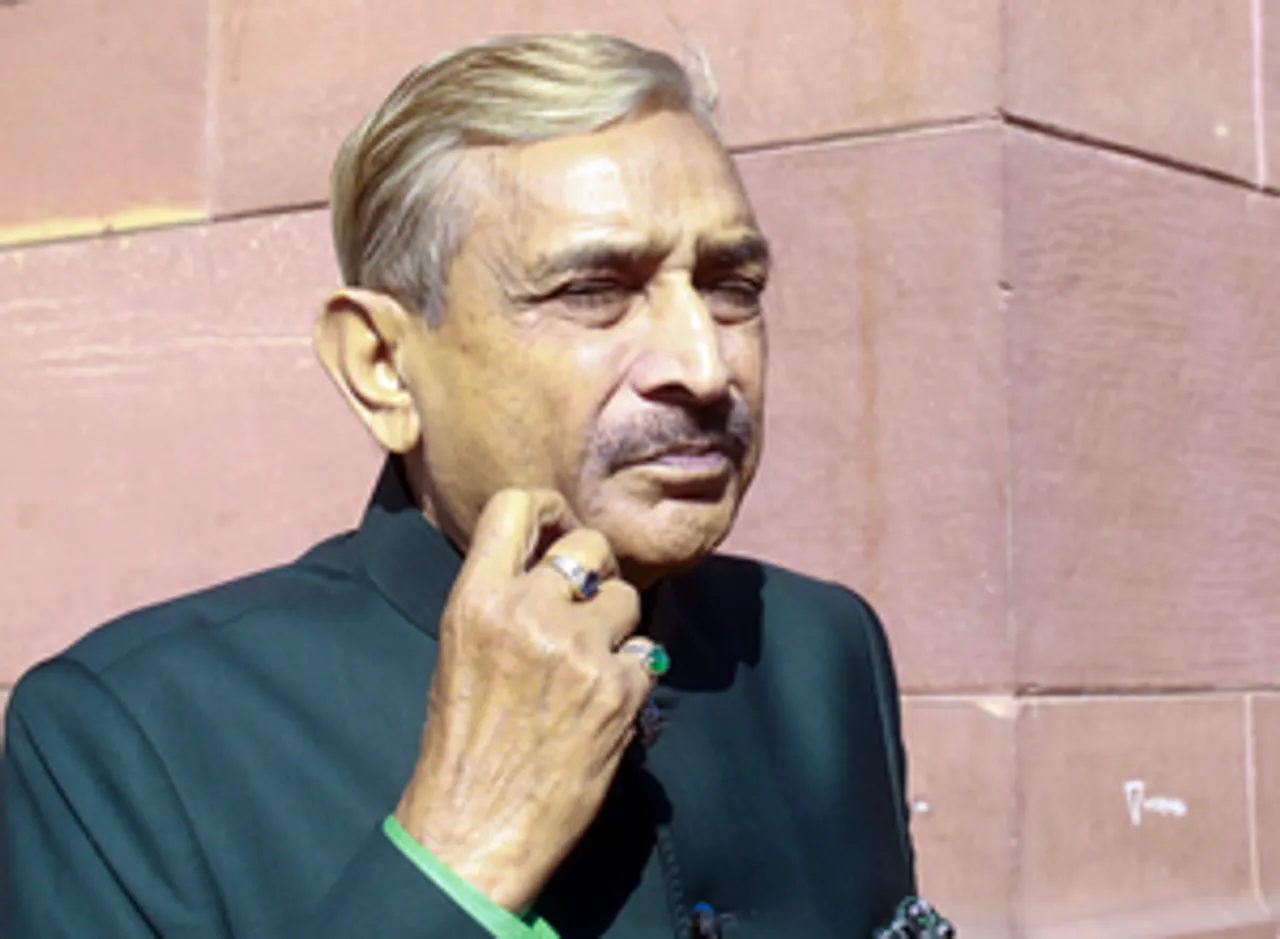 New Delhi: MPs At The Parliament House During the Winter Session