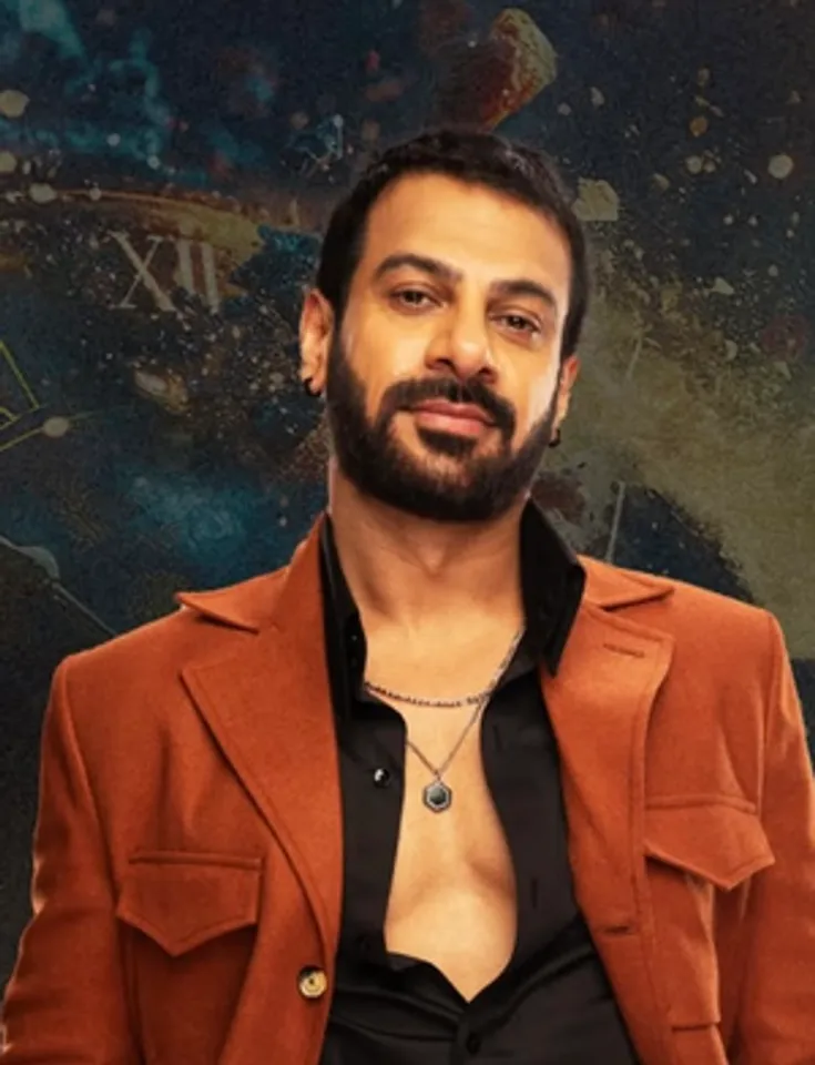 Karan Veer Mehra lifts the 'Bigg Boss 18' trophy
