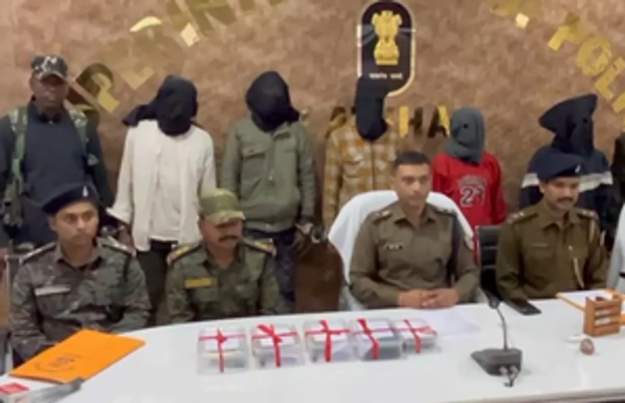 पलामू में 652 कारतूसों के साथ उग्रवादी गिरफ्तार, लातेहार में हथियारों के साथ पांच अपराधी अरेस्ट