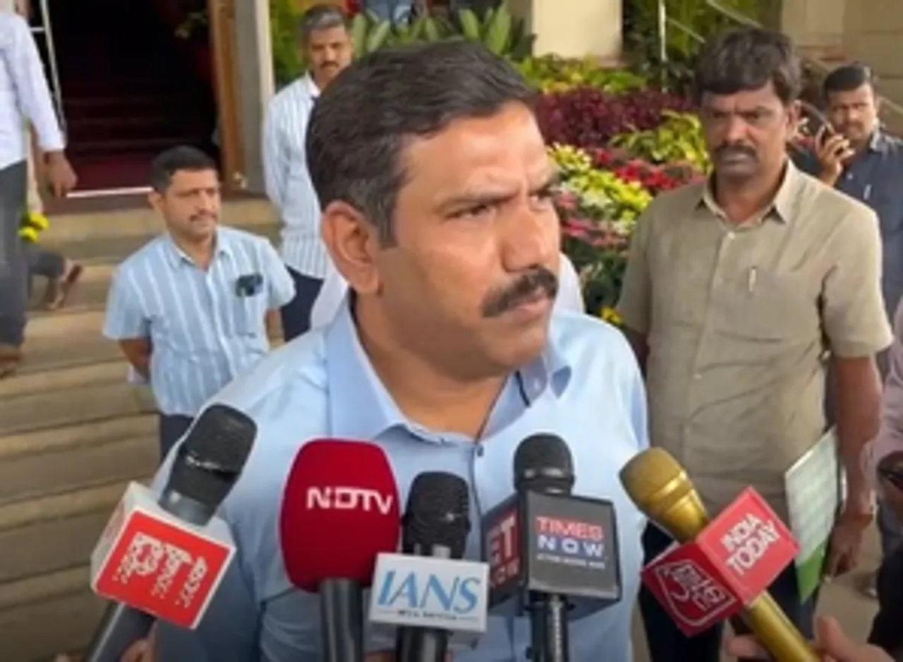 कर्नाटक कांग्रेस में सत्ता के लिए जल्द शुरू हो सकती है लड़ाई : बी वाई विजयेंद्र