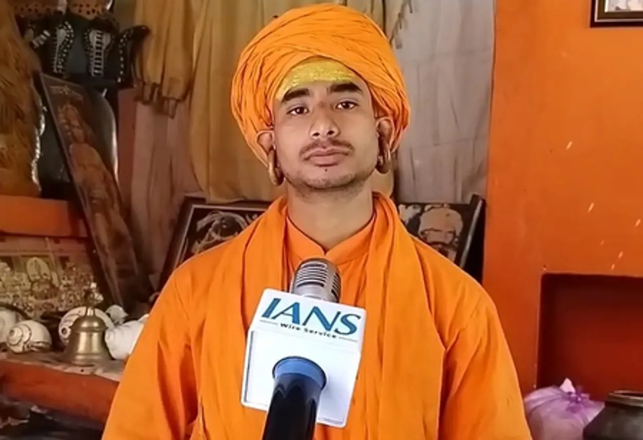 भारत सनातनियों की भूमि, यहां कब्र का क्या काम? : महंत बाल योगी दीनानाथ