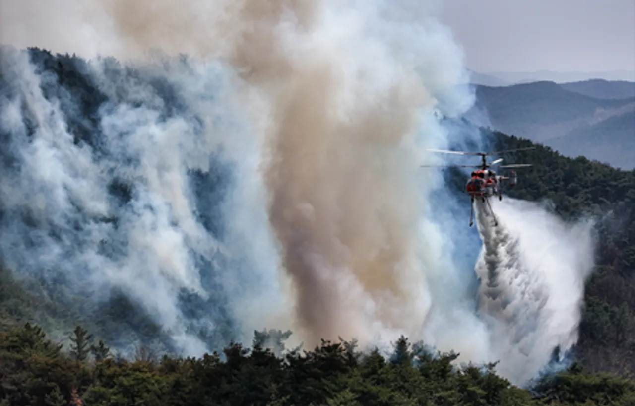South Korea: Pilot killed as firefighting helicopter crashes in Uiseong