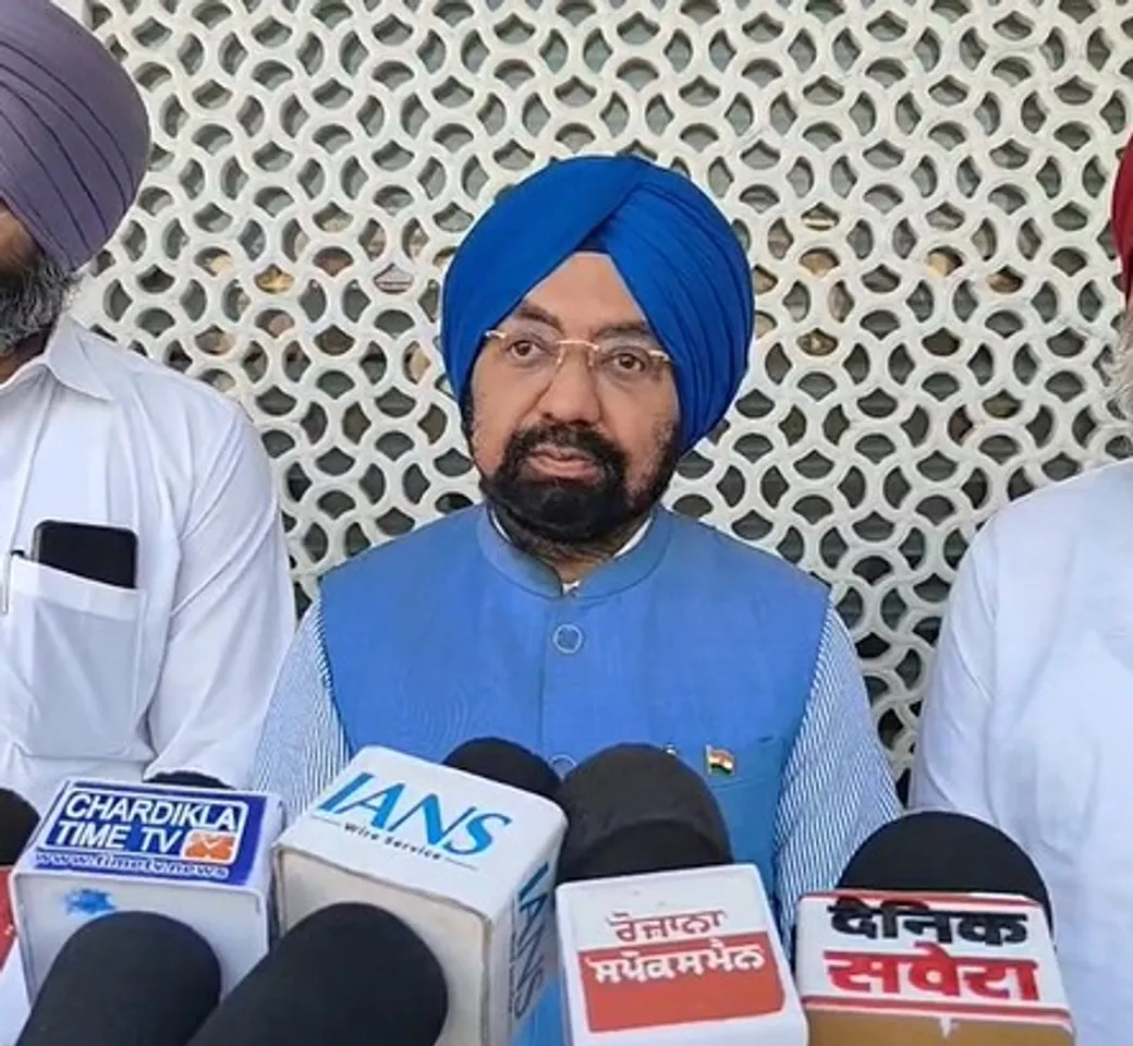 राज्यसभा सदस्य विक्रमजीत सिंह साहनी ने सचखंड श्री हरमंदिर साहिब में की प्रार्थना, युवाओं के लिए कौशल शिक्षा के विस्तार पर दिया जोर