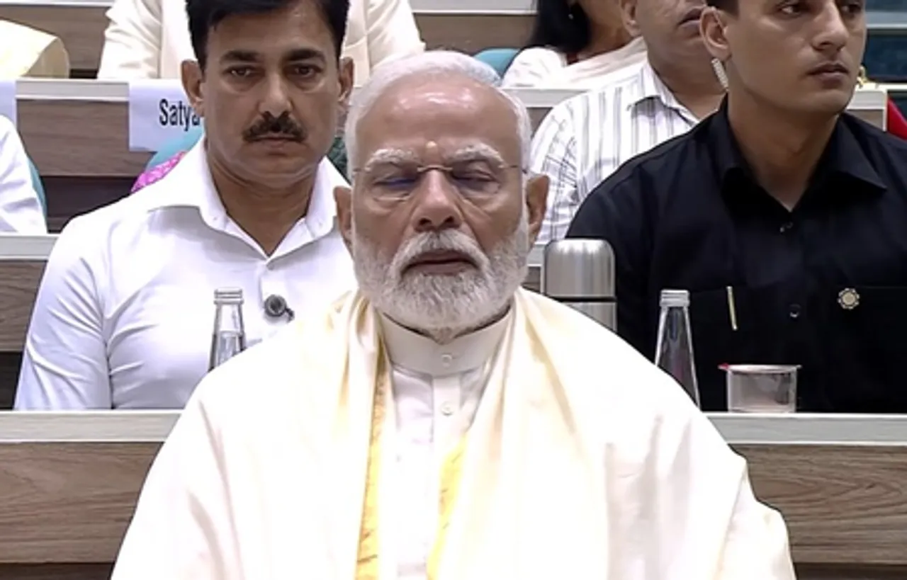 पीएम मोदी ने किया 'नवकार महामंत्र' का जाप, 100 से अधिक देशों के प्रतिनिधि बने साक्षी