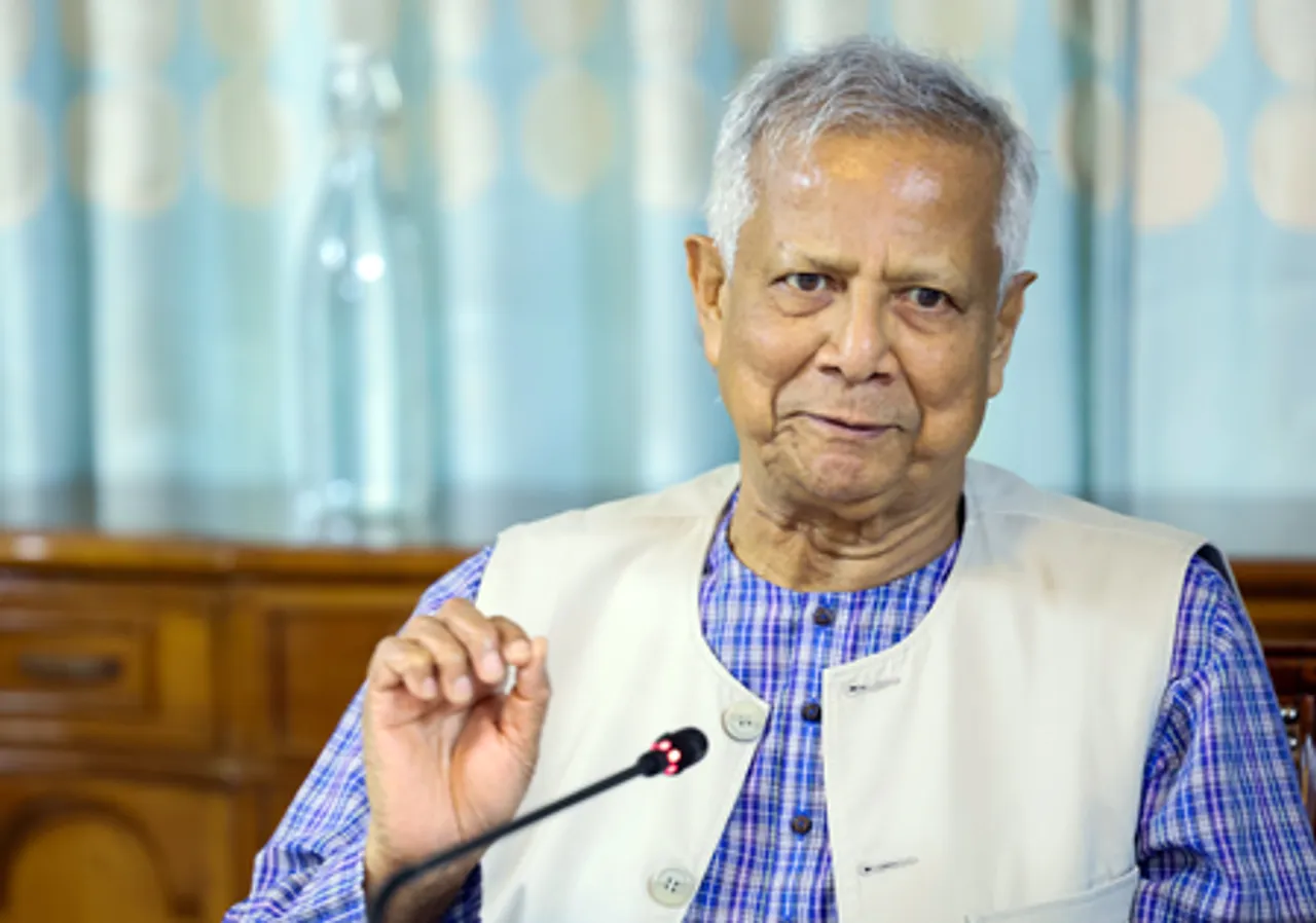 Dhaka: Women’s Affairs Reform Commission submits report to Chief Adviser