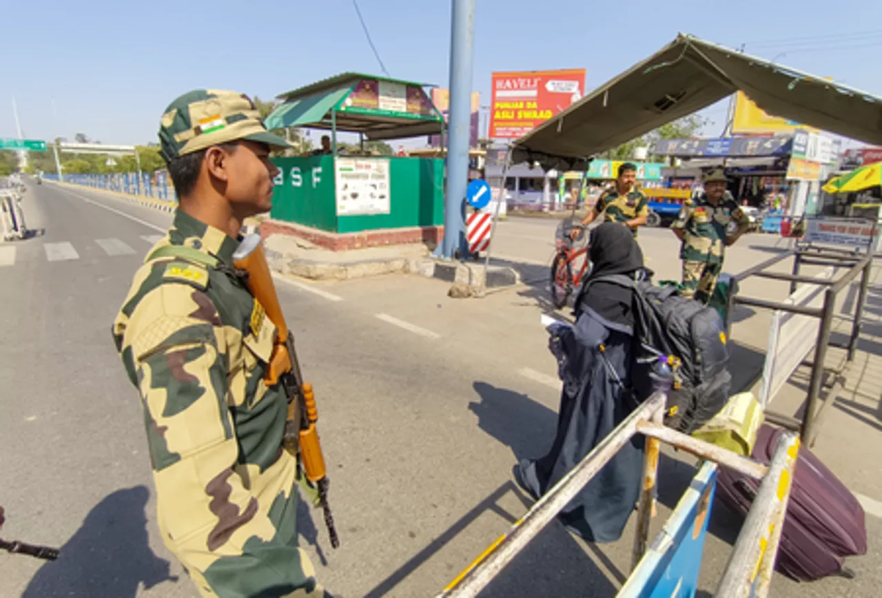 Amritsar: BSF soldiers stand guard at Wagah border