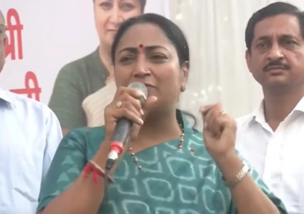 पहलगाम हमले के शोक में दिल्ली सीएम रेखा गुप्ता ने माला पहनने से इनकार किया, कहा- "प्रगति ही शहीदों के प्रति सच्ची श्रद्धांजलि"