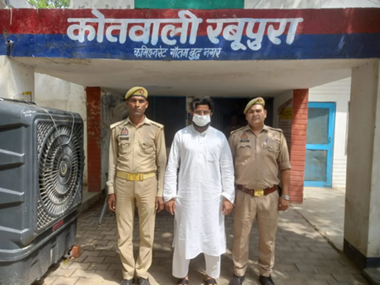 ग्रेटर नोएडा : सोशल मीडिया पर भड़काऊ वीडियो शेयर करने के आरोप में मस्जिद का इमाम गिरफ्तार
