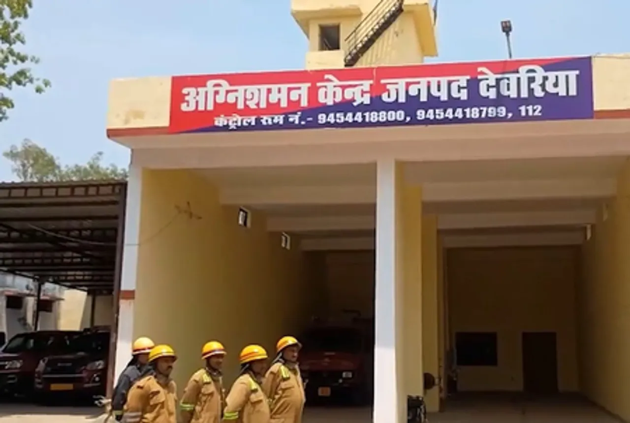 देवरिया में डीएम-एसपी की मौजूदगी में मॉक ड्रिल, हवाई हमले से बचाव की तैयारियों का जायजा