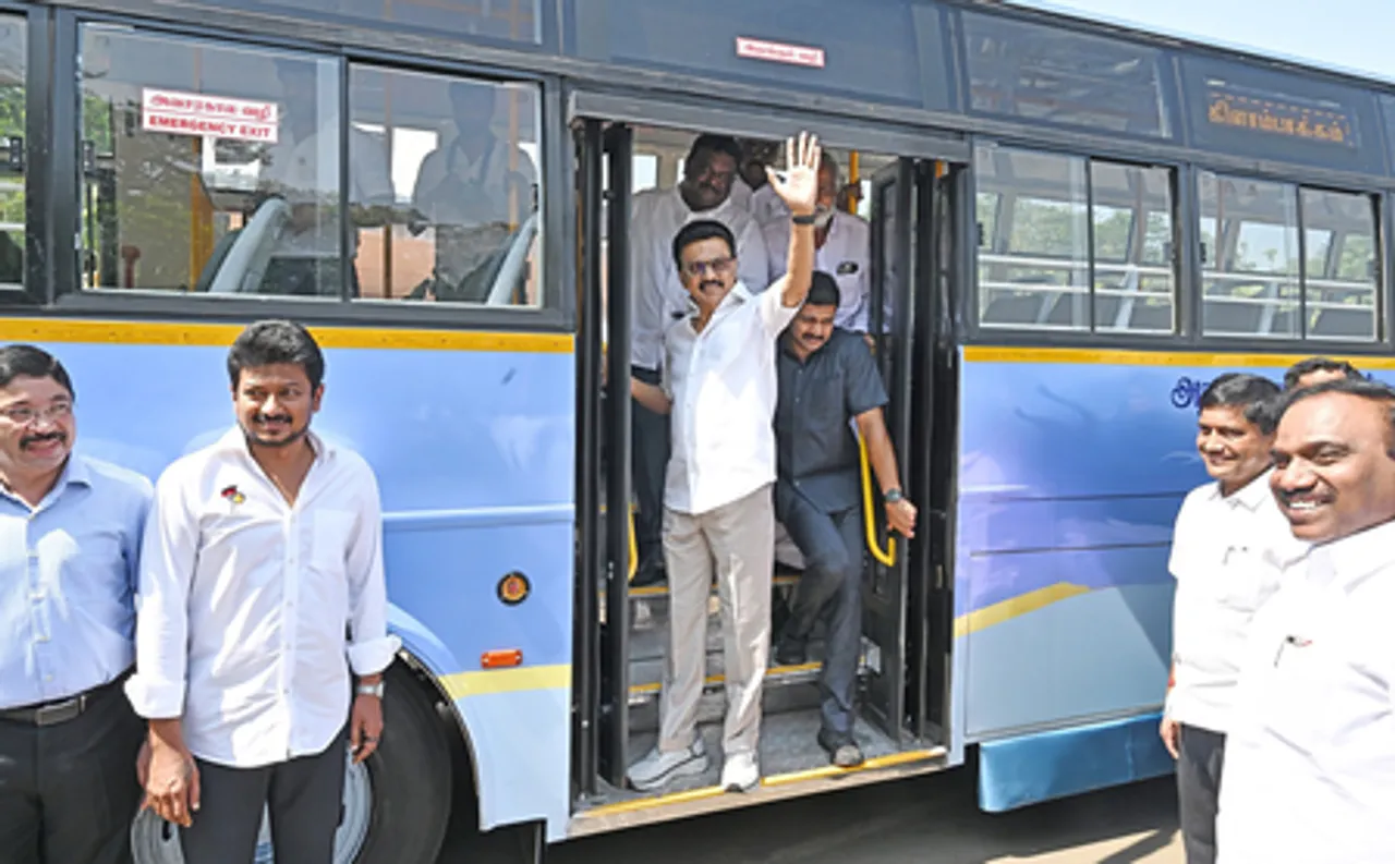 Chennai: Tamil Nadu CM Flags Off 214 New Buses on Govt’s Fifth Anniversary