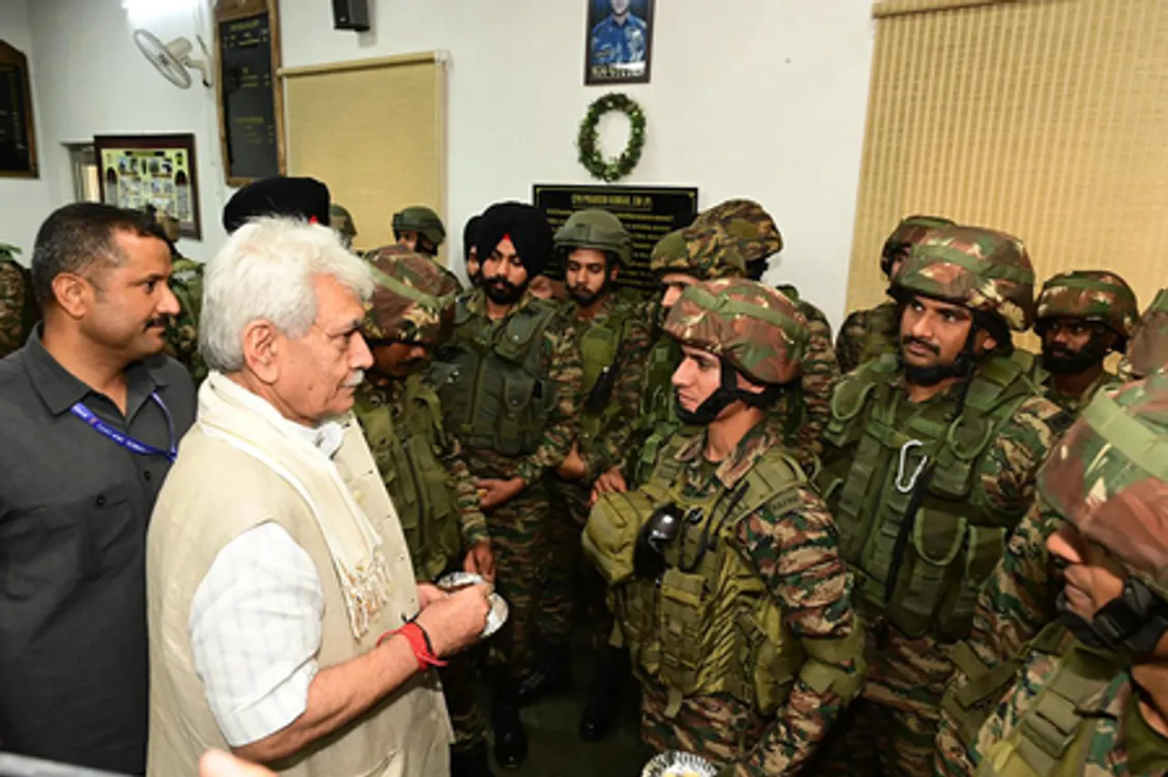 Baramulla: LG Manoj Sinha interacts with soldiers