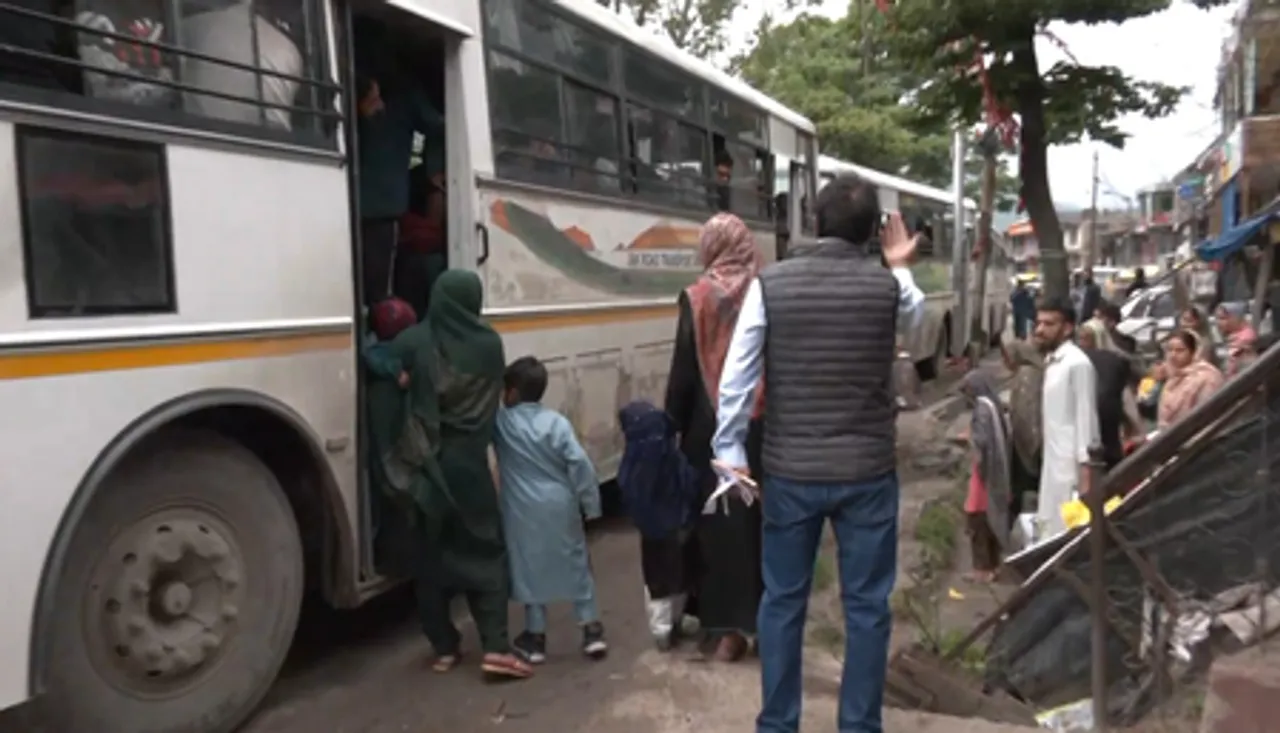 भारत-पाकिस्तान तनाव के बीच उरी के सीमावर्ती गांवों को कराया गया खाली, लोगों को भेजा जा रहा श्रीनगर