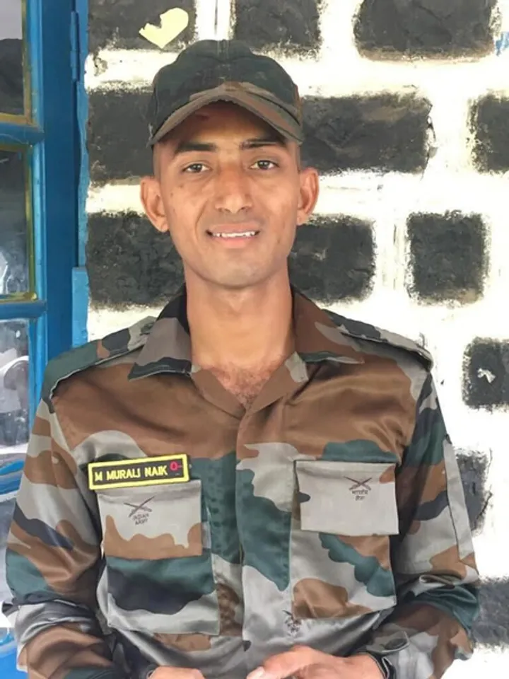 क्रॉस बॉर्डर फायरिंग में शहीद हुए जवान मुरली नाइक, मुंबई से आंध्र प्रदेश तक शोक की लहर