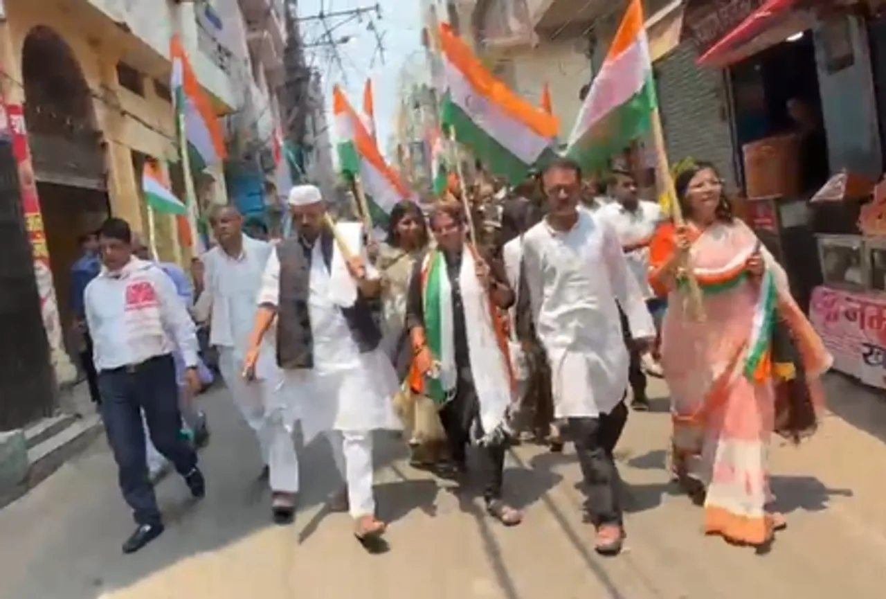 बिहार के गया में कांग्रेस पार्टी ने भव्य तिरंगा यात्रा निकाली