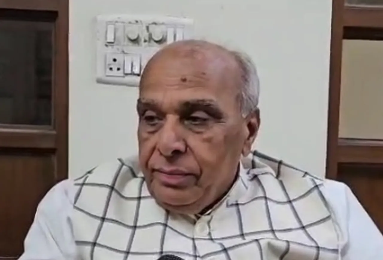 पाक अपना लहजा नहीं बदला तो उसका खामियाजा भुगतना पड़ेगा: जगदंबिका पाल