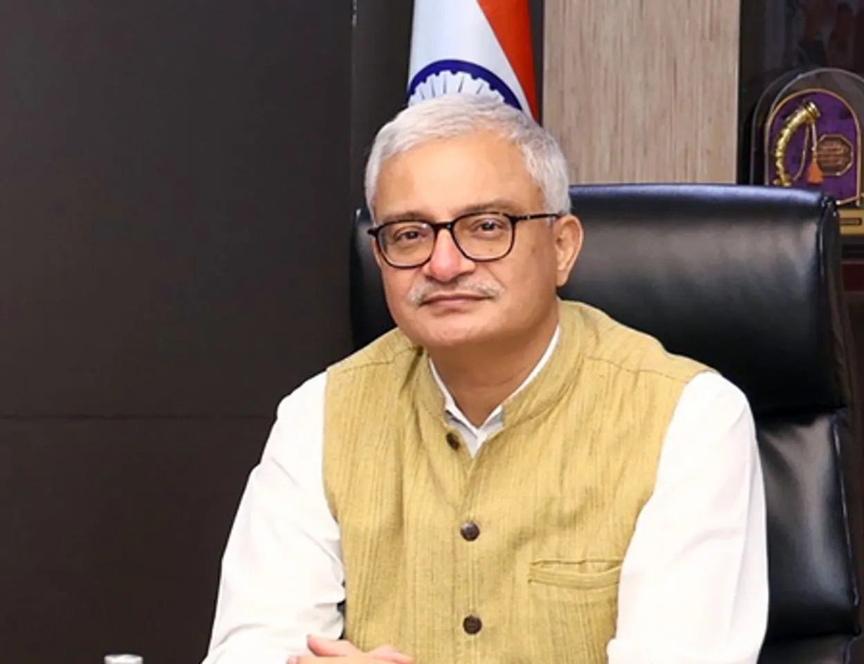 चुनाव आयुक्त विवेक जोशी पहुंचे मोतिहारी, वोट प्रतिशत बढ़ाने पर जोर