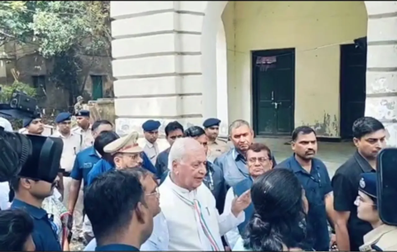 बिहार : बमबाजी की घटना के बाद राज्यपाल आरिफ मोहम्मद खान बीएन कॉलेज पहुंचे, छात्रावास में अवैध कब्जे को लेकर भड़के