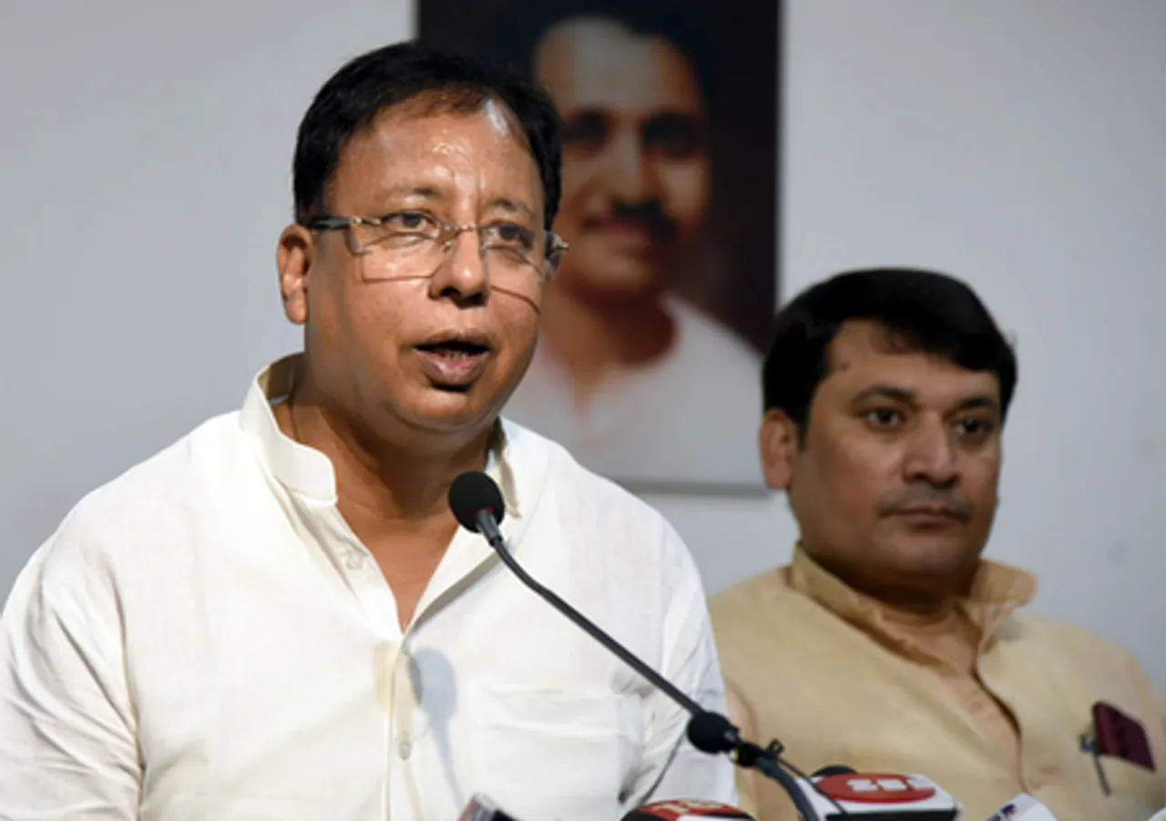 सेना के सम्मान में बेतिया में निकाली गई तिरंगा यात्रा में शामिल हुए भाजपा सांसद संजय जायसवाल