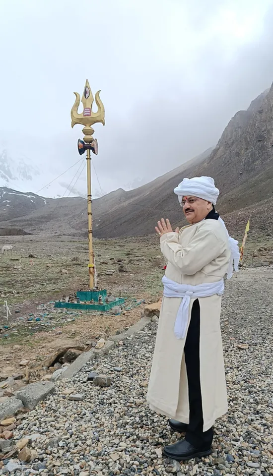 जेपी नड्डा ने आदि कैलाश और ओम पर्वत के किए दर्शन, सेना के जवानों से की मुलाकात