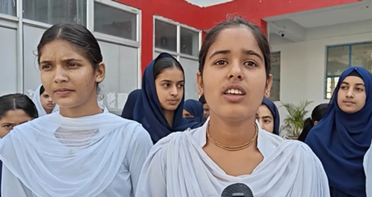 राजौरी: तनाव के बाद खुले स्कूल, छात्रों ने खुशी जाहिर करते हुए शांति के लिए प्रार्थना की