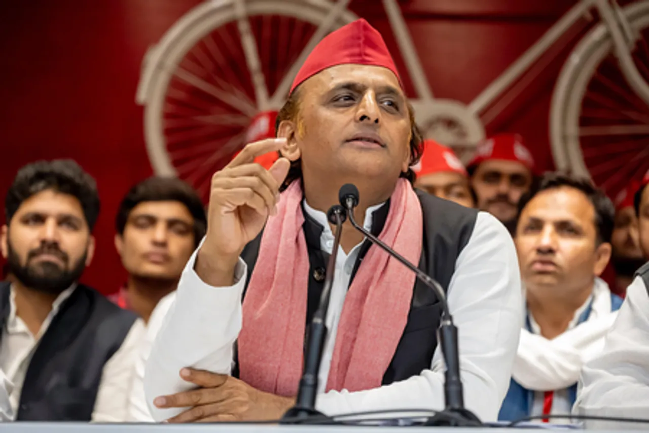 समाज पर कितना अत्याचार कम इशारे से ही कुछ कह दीजिए : अखिलेश यादव