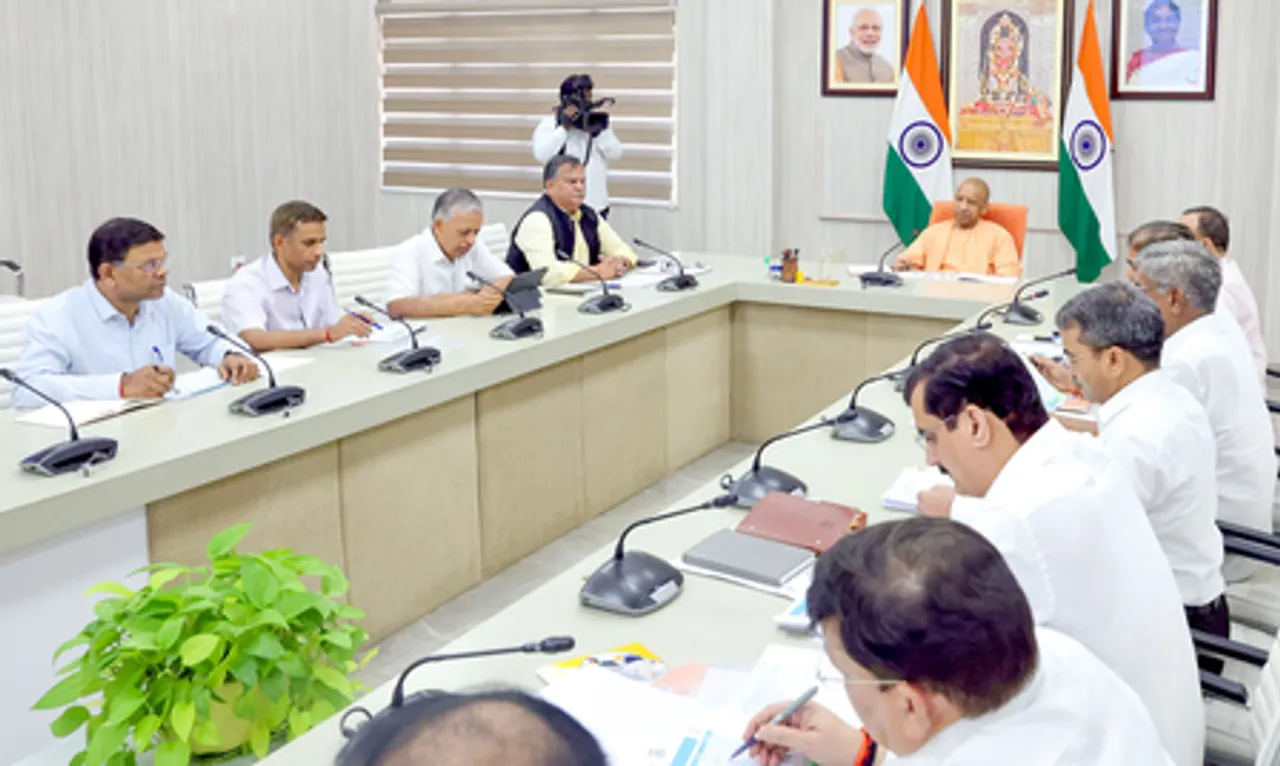 Lucknow: CM Yogi Adityanath Reviews Cooperation Department