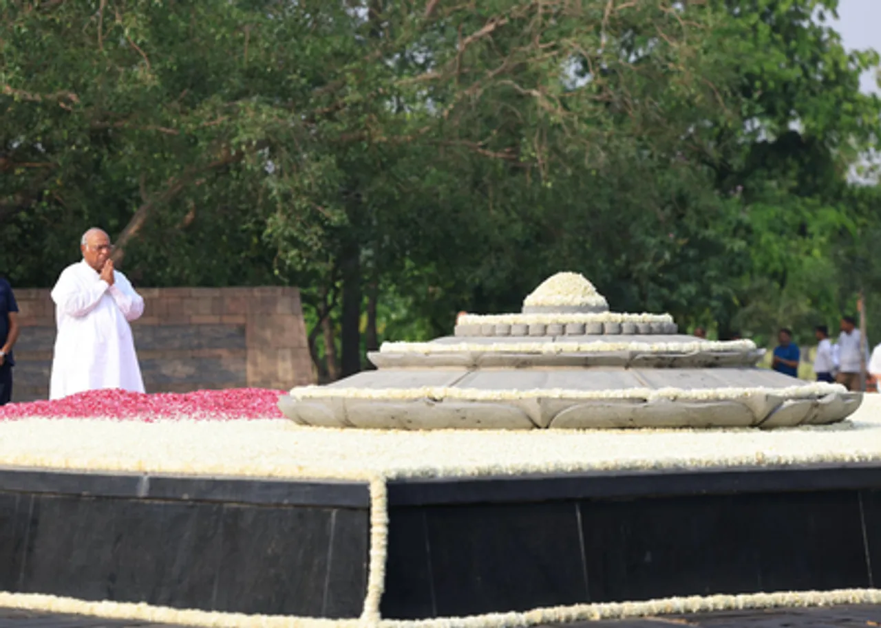 कांग्रेस नेताओं ने ‘वीर भूमि’ पर दी राजीव गांधी को श्रद्धांजलि, कहा- वह आज भी हमारा मार्गदर्शन करते हैं