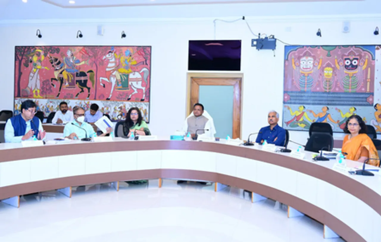ओडिशा : सीएम माझी ने महिला एवं बाल विकास विभाग की योजनाओं की समीक्षा की