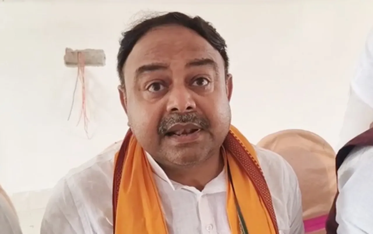हमने अस्पताल बनवाया है, तेजस्वी यादव वहां कराए दिमाग का इलाज : मंत्री संतोष सिंह
