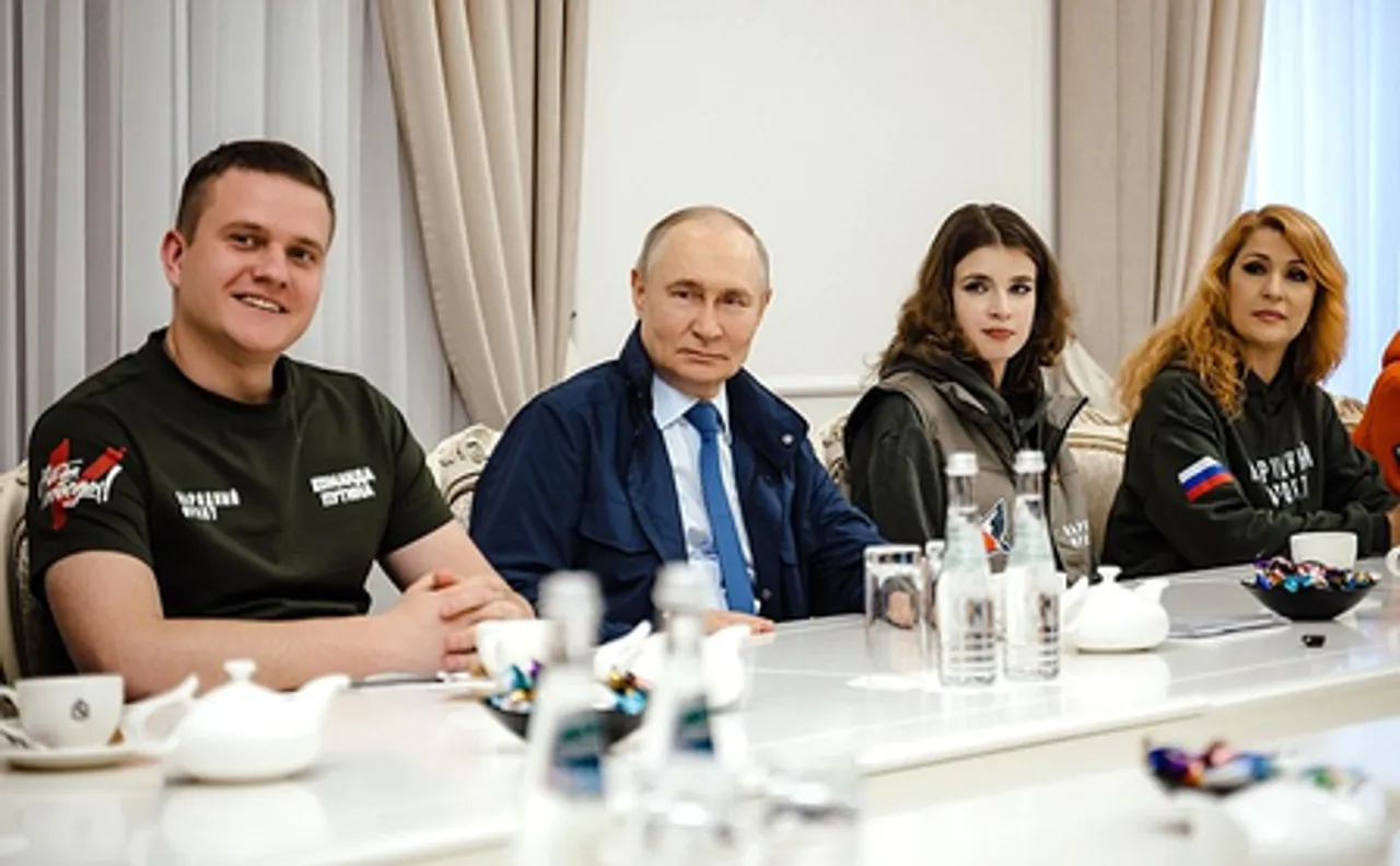 Putin’s helicopter was caught in Ukrainian drone swarm: Russian army official (Photo courtesy President of Russia's official website)