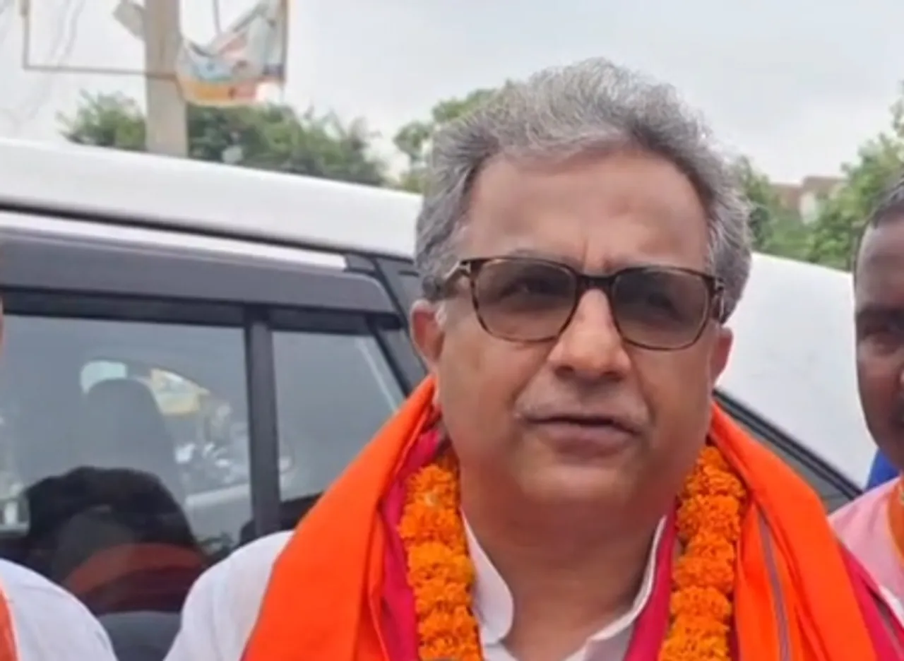 सारण मढ़ौरा में निर्मित रेल इंजन अब अफ्रीका की पटरियों पर दौड़ेगी : नीतीश मिश्रा