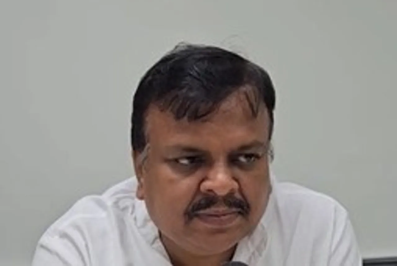 'त्रिकाल' नाम पर भाजपा विधायक की चेतावनी, 'शराब कंपनी मालिक को गंभीर परिणाम भुगतने होंगे'